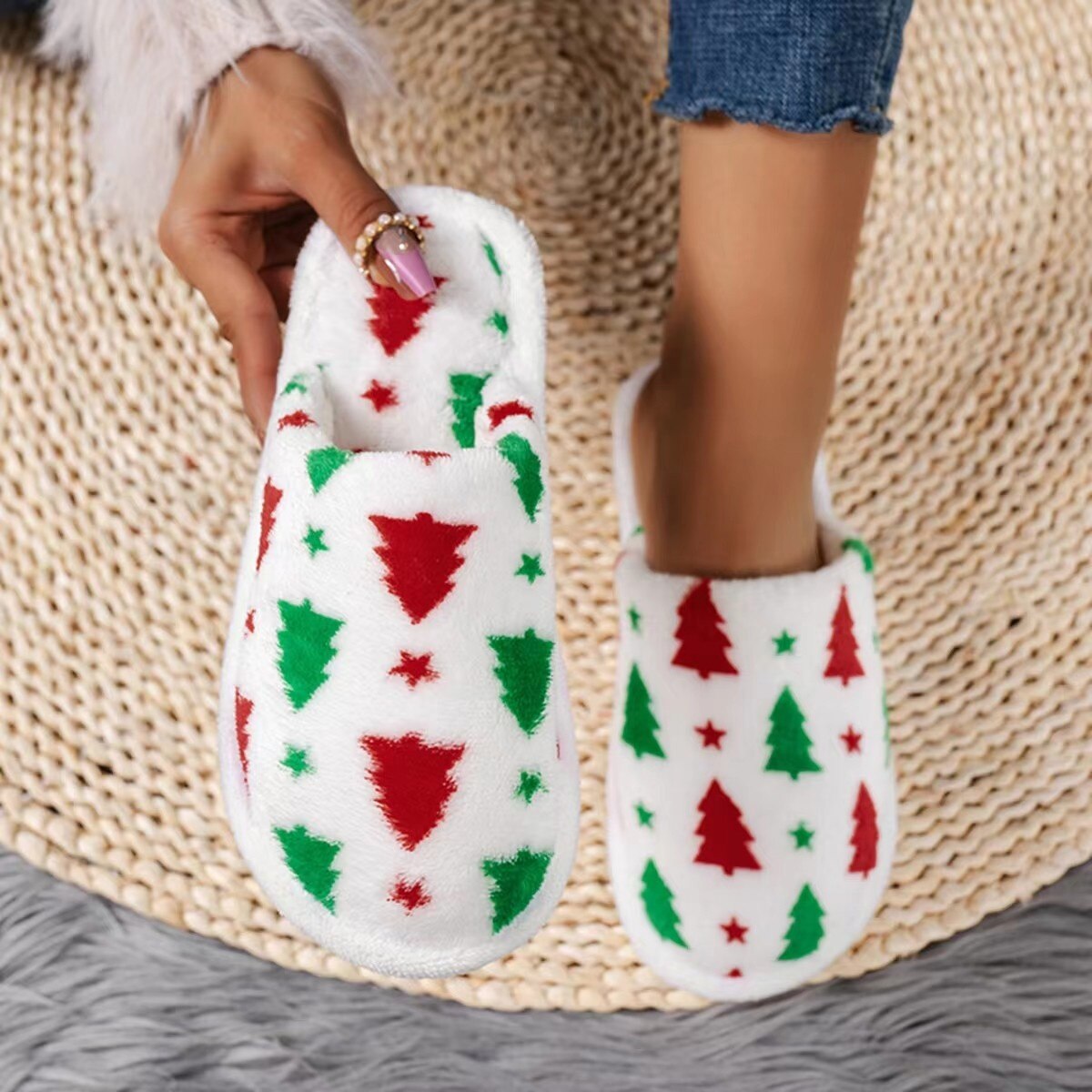 Christmas Tree Pattern Fluffy Slippers for Bedroom